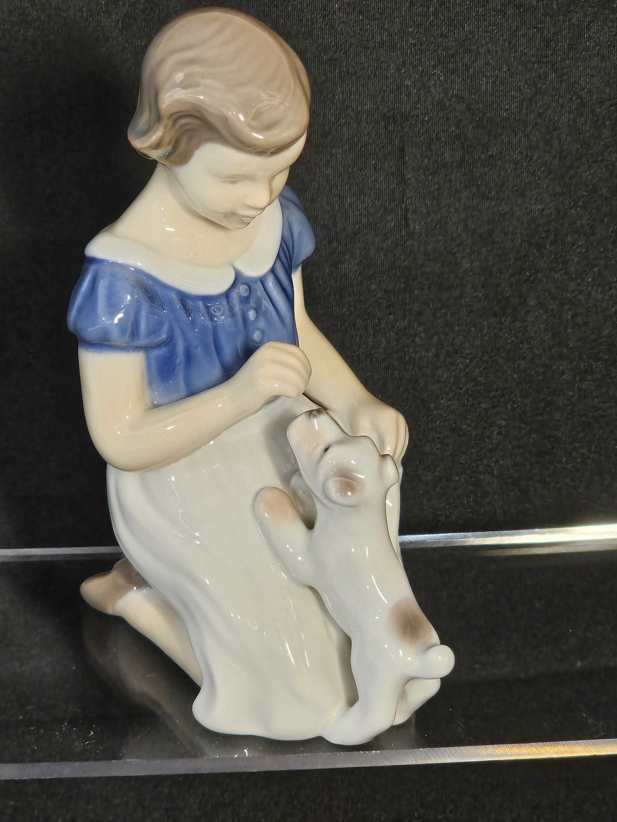 Vintage Bing & Grondahl B&G Royal Copenhagen Figurine #2316 Girl With Puppy Mint