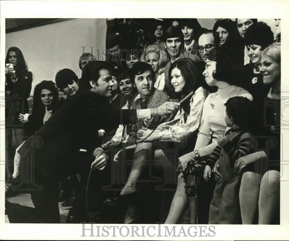 1970 Press Photo Myrna Horowitz With Dick Clark on 