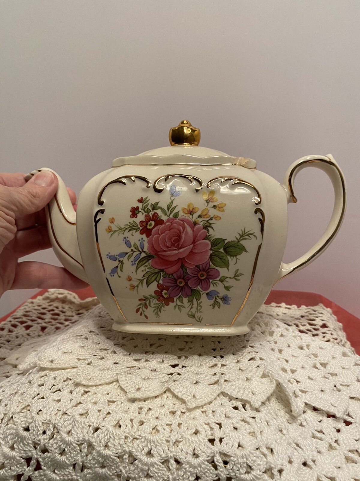 VTG Sadler England Cube Teapot #2097 Filigree Roses 1937-1950 Gold Trim English