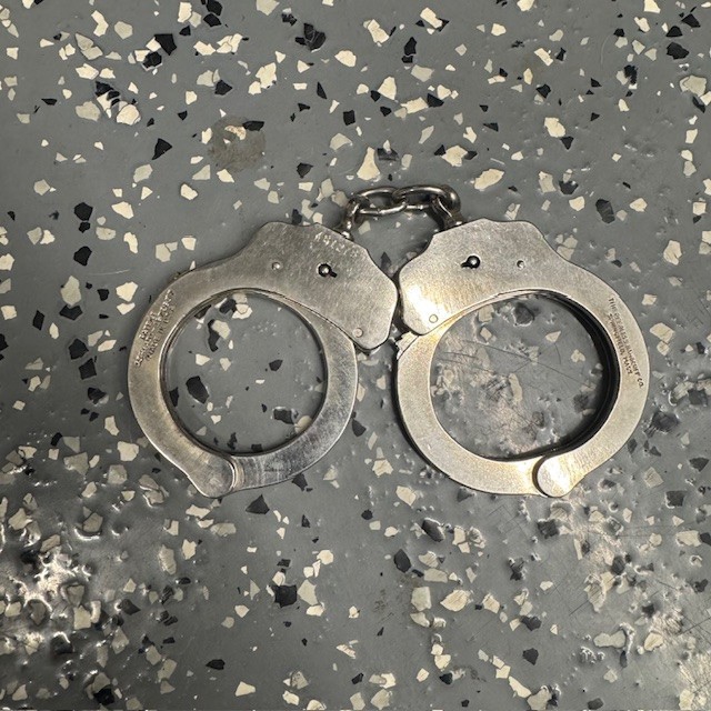 Peerless Handcuffs - Nickel Plated Model 500  No Key