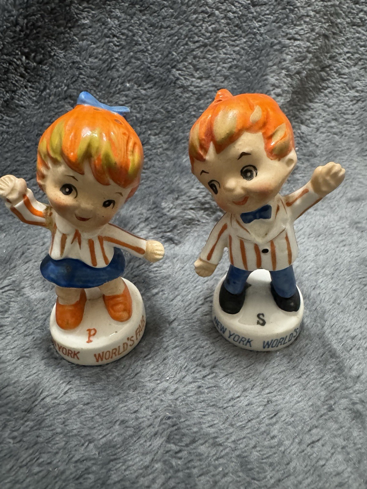 Vintage 1963 Porcelain New York World's Fair Boy And Girl Salt & Pepper Shakers