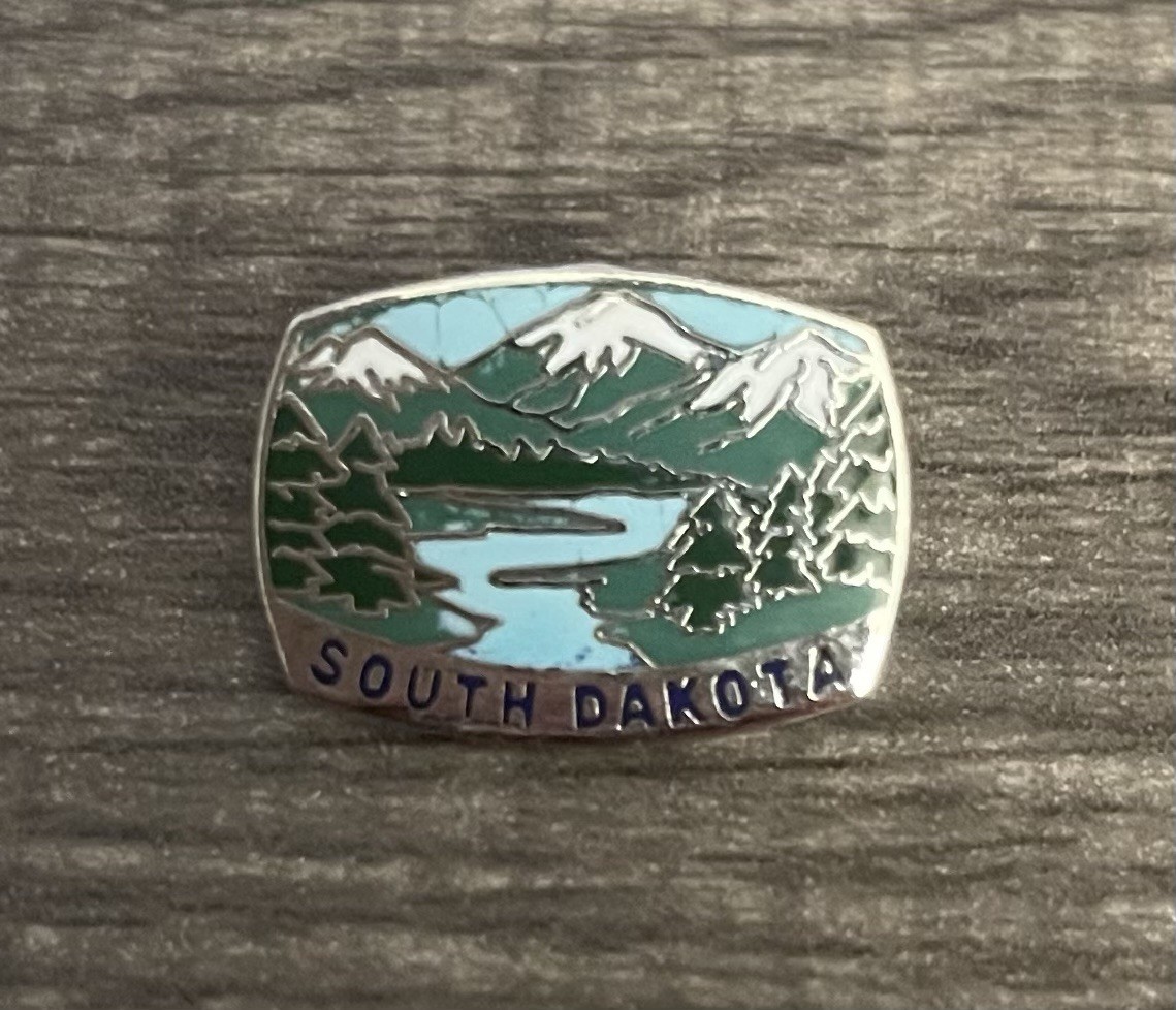 Vtg Scenic South Dakota Lapel Pin