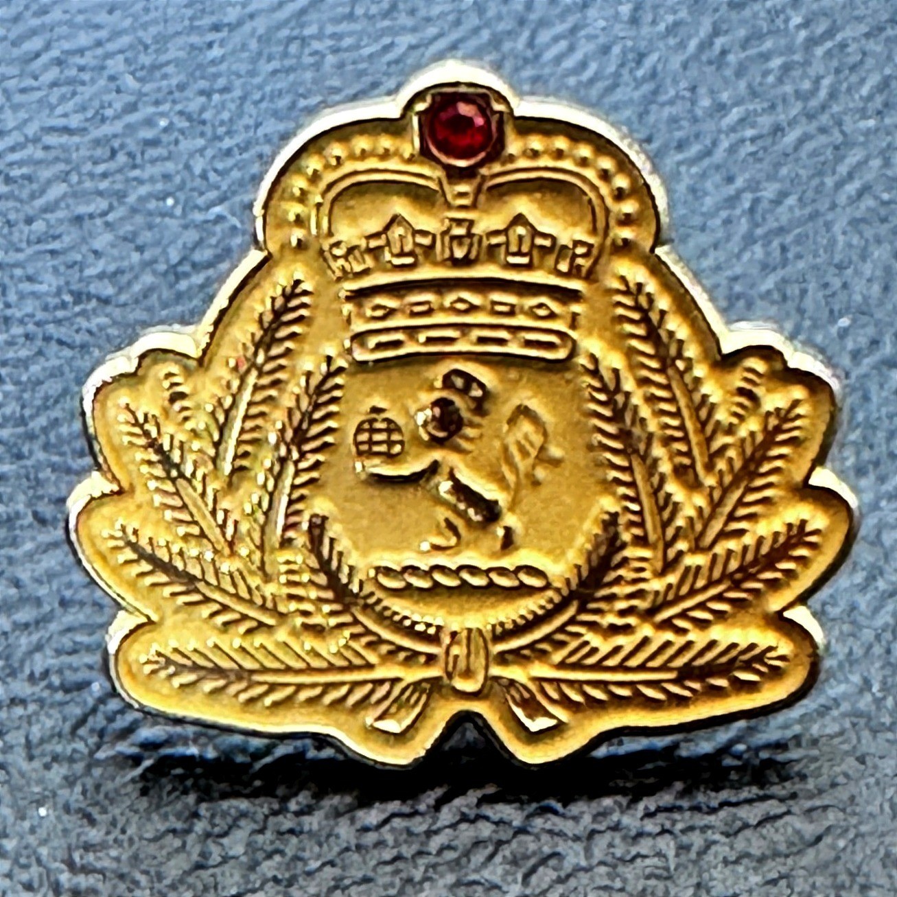 Vintage Gold Tone Maritime Crest Lapel Pin Crown Anchor Nautical