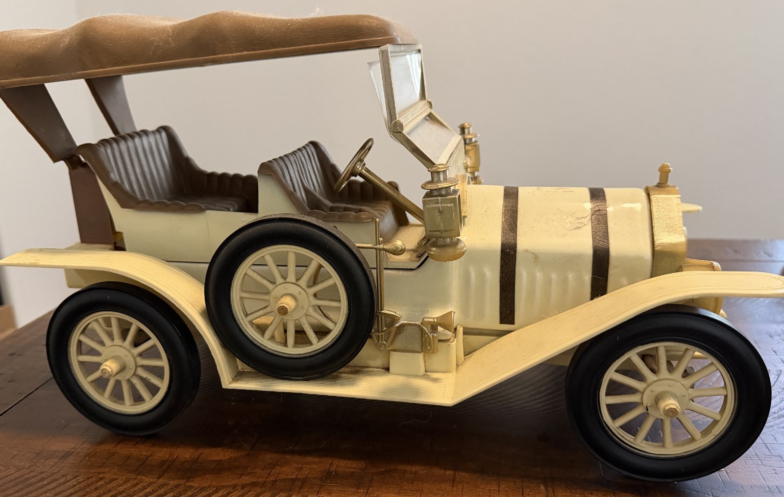 VINTAGE 1976 JIM BEAM 1909 THOMAS FLYER FLYABOUT ANTIQUE CAR DECANTER