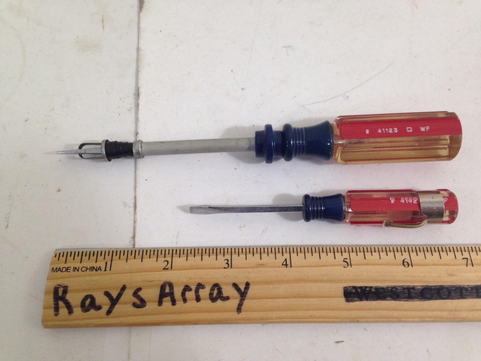 🔥 2 VTG Craftsman  SCREWDRIVERS One is  SCREW HOLDING, other has pocket clip