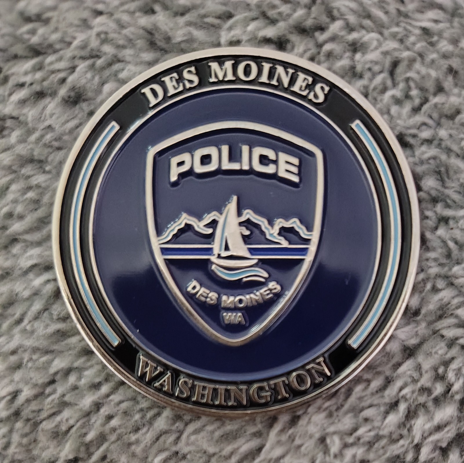 Des Moines Police Washington Challenge Coin 5 Years Of Service 1.75 Des Moines Police Washington Challenge Coin 5 Years Of Service 1.75