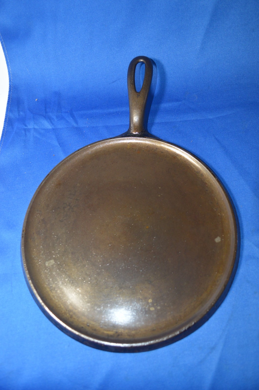 Vintage Griswold Cast Iron Griddle Pan No. 8 #608 Large Logo Erie, PA-Sits Flat