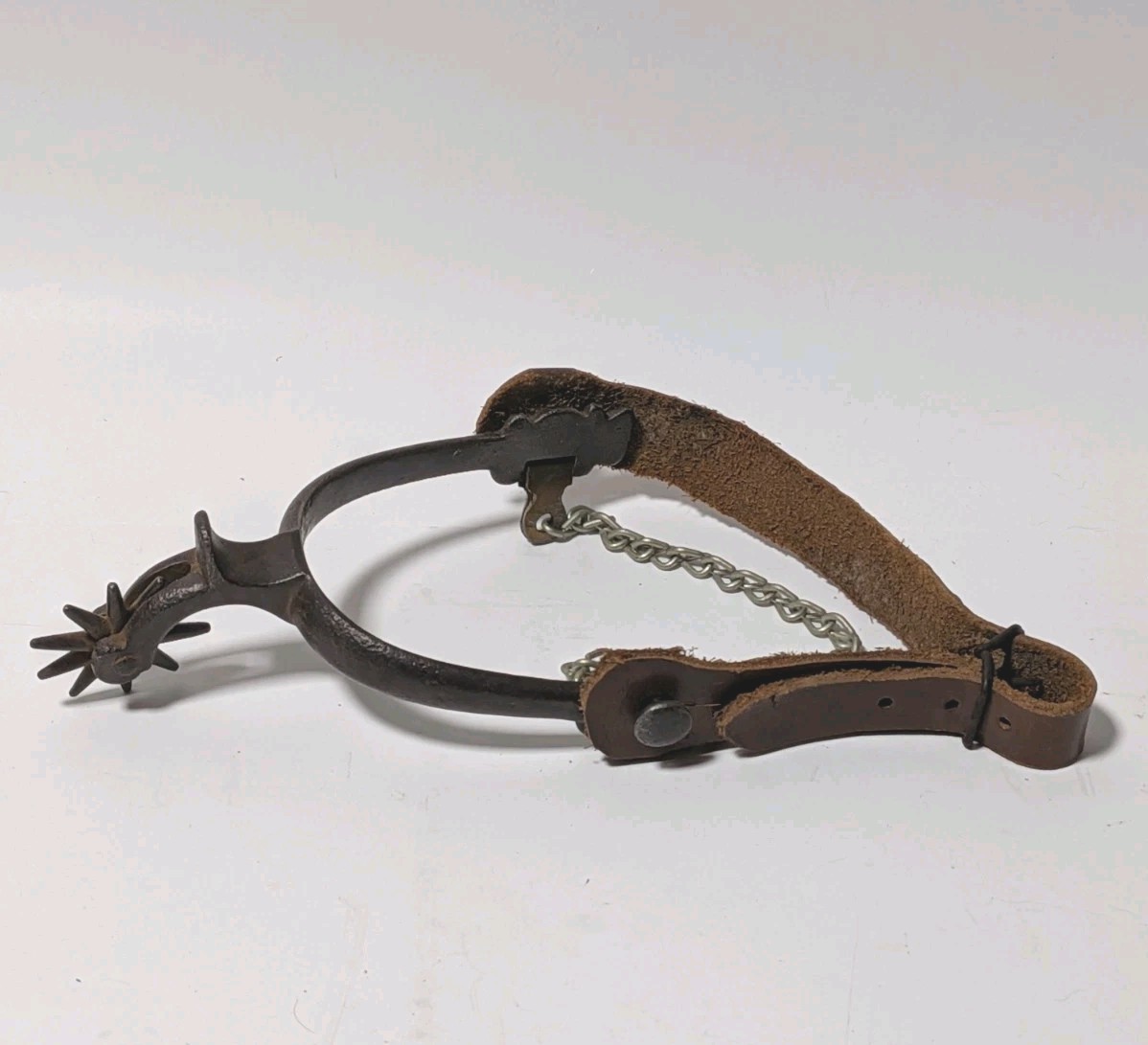 Antique Western Cowboy Iron Single Spur 10 Point Rowel Leather Strap Heel Chain