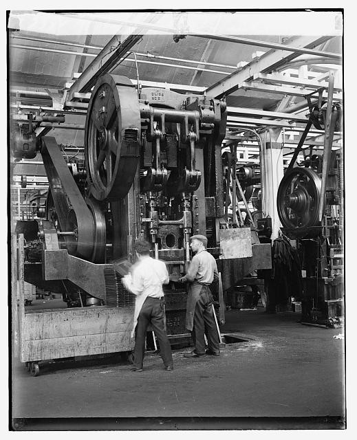 Photo:T.R. Shipp Atwater Kent Factory Machinery 1928
