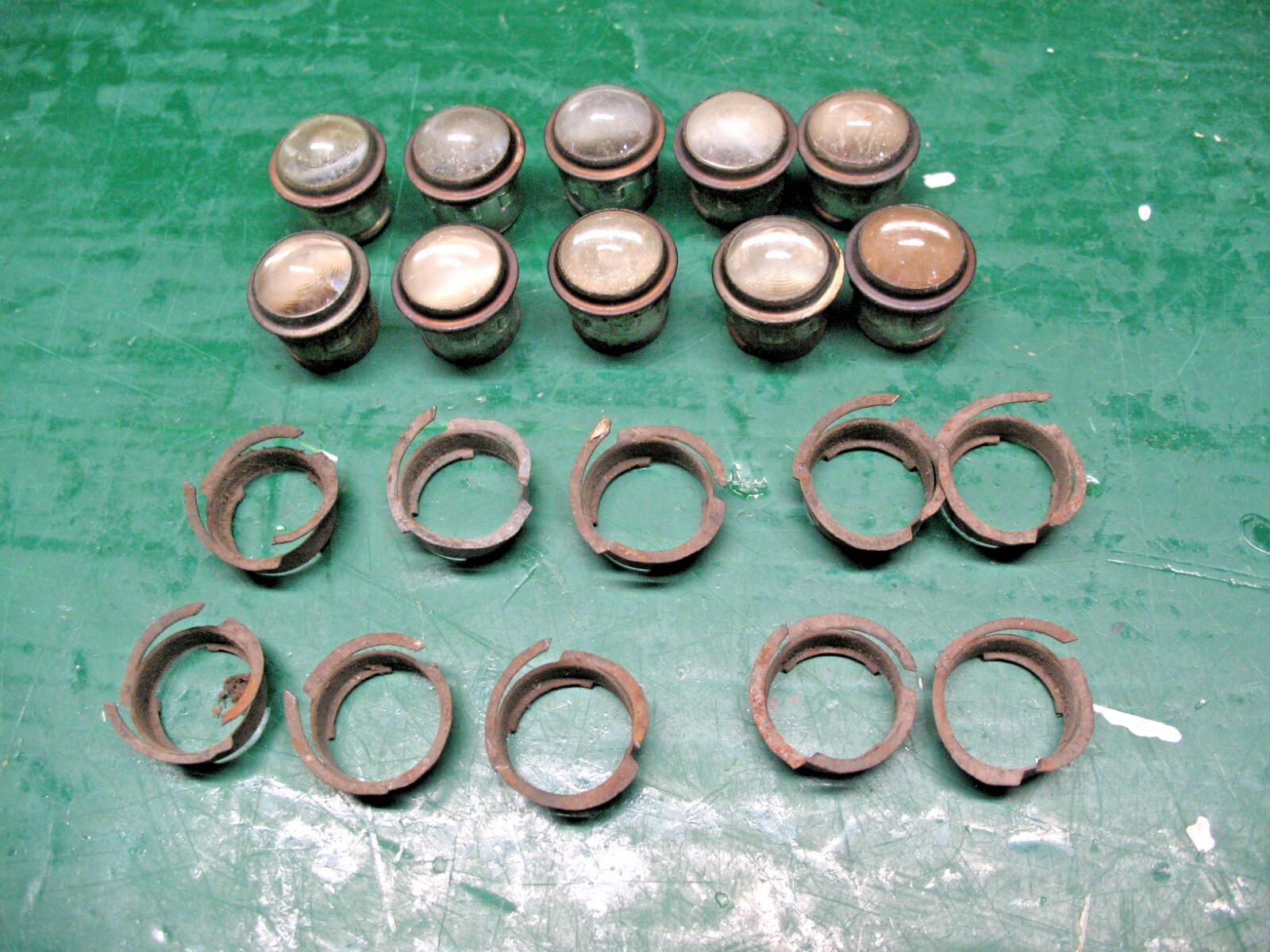 SIGNA # 3 CAT  EYE  REFLECTORS / RETAINER COLLARS  LOT OF 10  BASE DIAM 9/16''