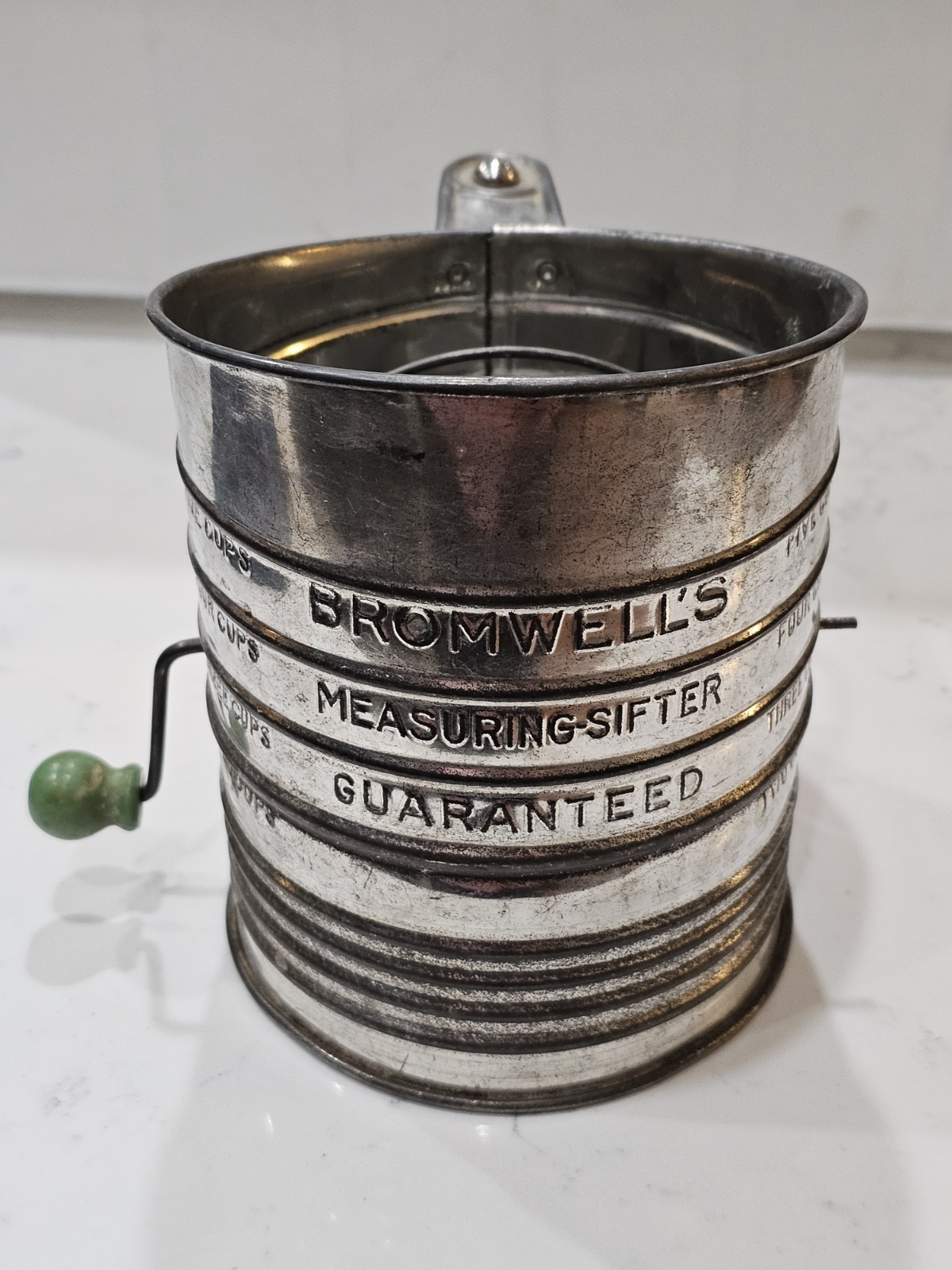 Bromwell\'s 5 Cup Measuring Sifter Made In USA Green Hand Crank Knob And Handle