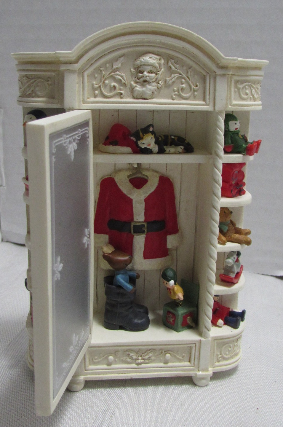 2011 Hallmark Exclusive ornament  Santa's Armoire
