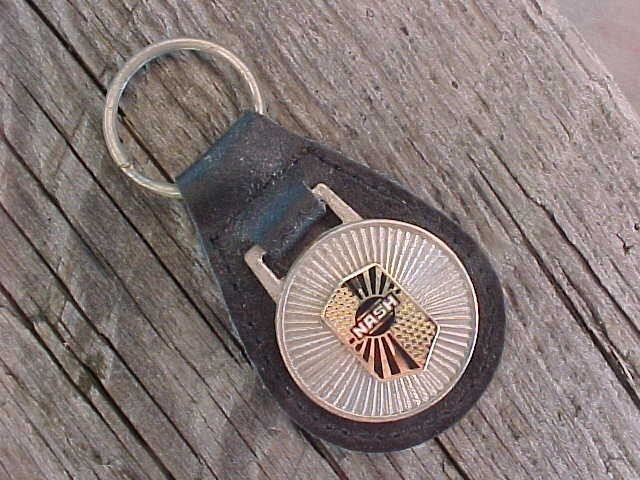 1930s NASH SILVER LEATHER KEY FOB NOS Hi-QUALITY CLASSY KEY HOLDER USA MADE 1930s NASH SILVER LEATHER KEY FOB NOS Hi-QUALITY CLASSY KEY HOLDER USA MADE