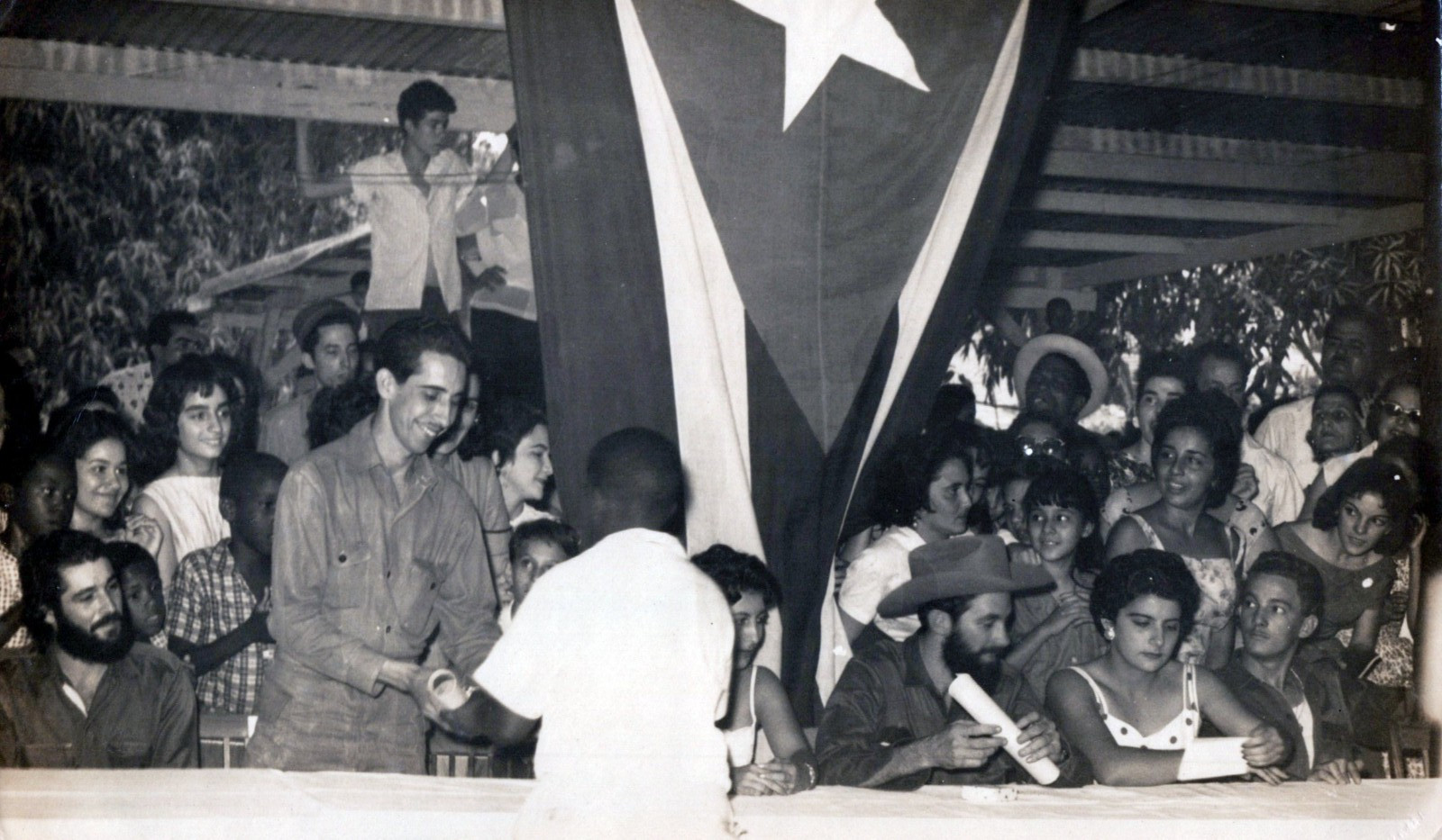 RARE CUBA CUBAN REVOLUTION MOMENT REBEL CAMILO CIENFUEGOS 1959 ORIG PHOTO MA83