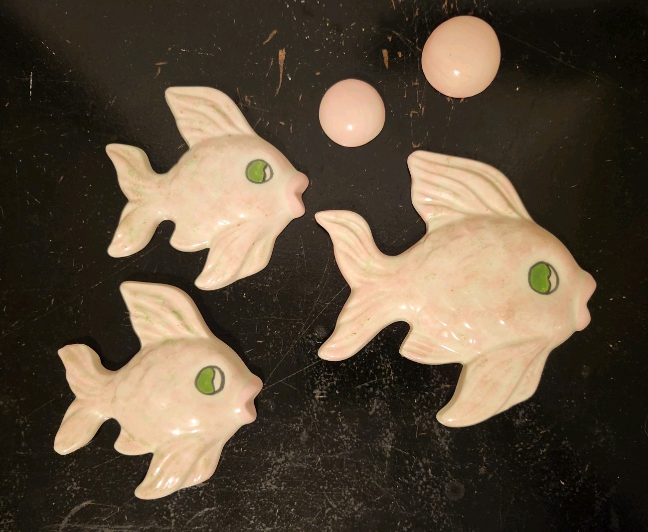Vintage MCM Ceramic Fish Wall Plaque Set 3 Family Bubbles Pink Green