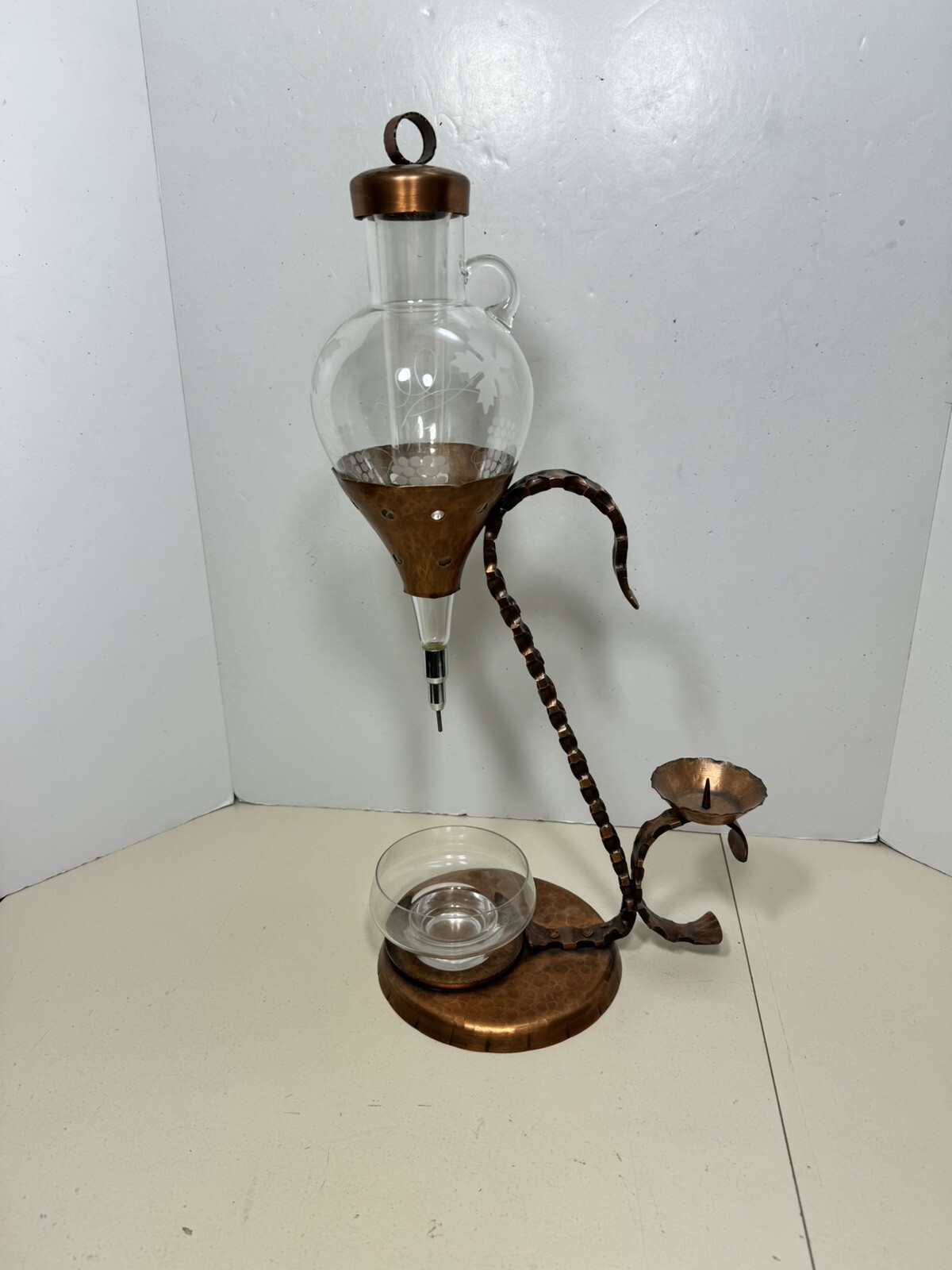 Vintage Handarbeit Hammered Copper Wine Dispensary Frick Excellent (rm)