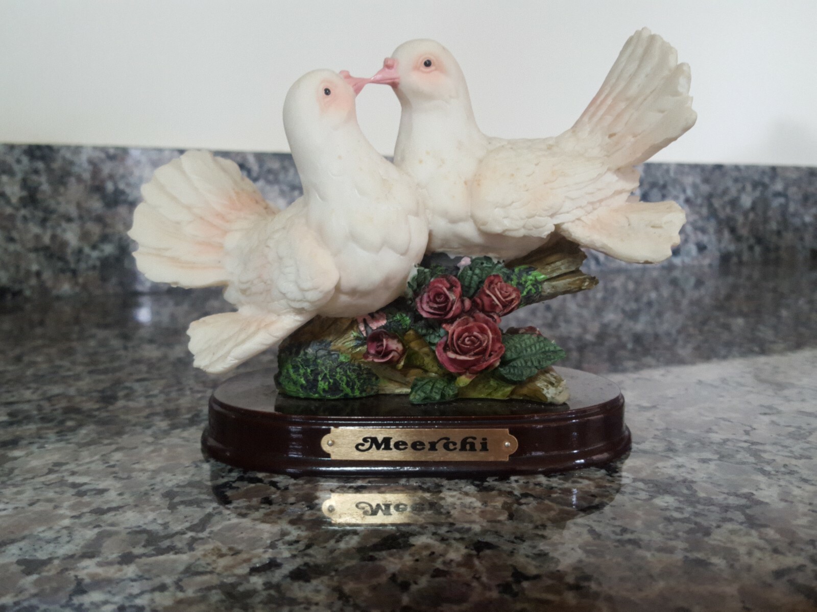 Meerchi pair of white kissing doves in perfect condition w/ roses underneath