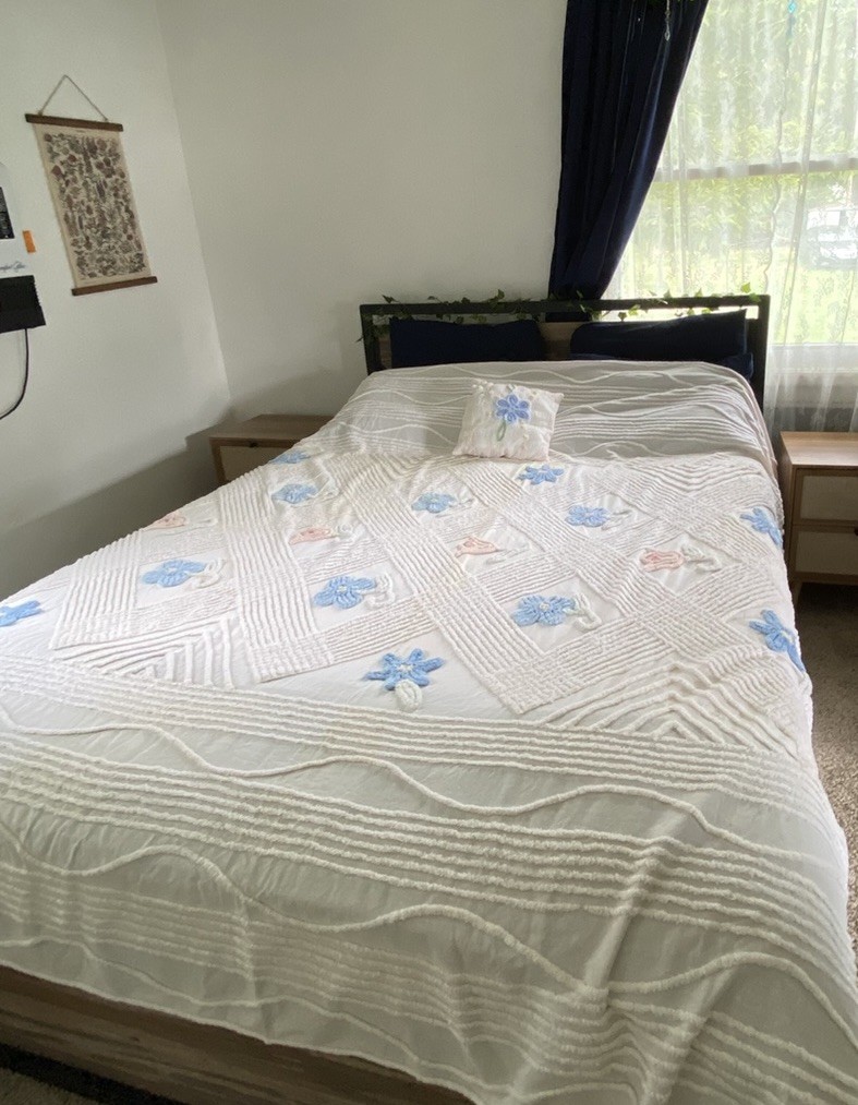 Vintage Chenille Bedspread & MATCHING Pillow Blue & Pink Posy Flowers  87x 96 In