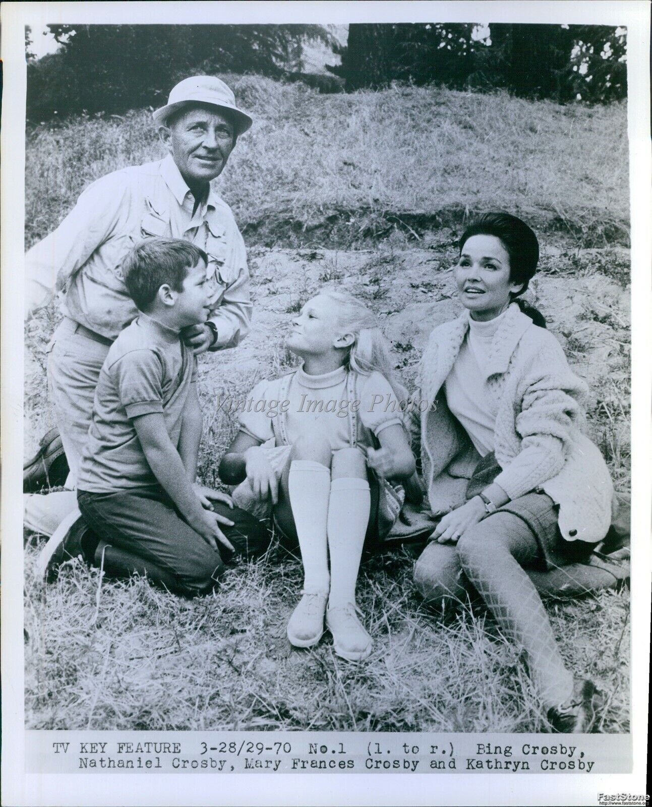 1970 Bing Crosby Wife & Children In Animated Film Goldilocks Tv Press Photo 8x10