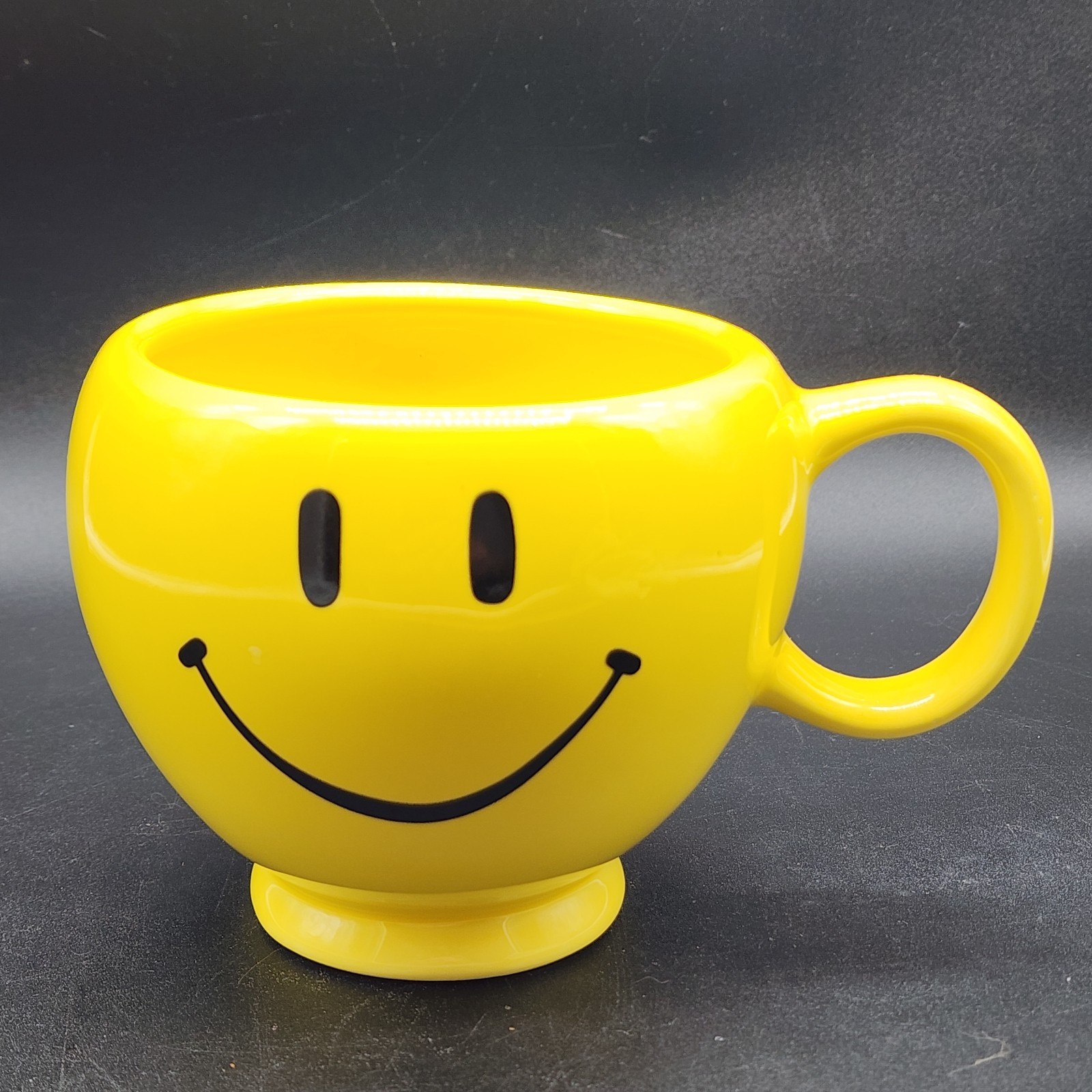 Vtg Teleflora Smile Face Mug Large Yellow Ceramic Coffee Cup Mug Happy Face 14oz
