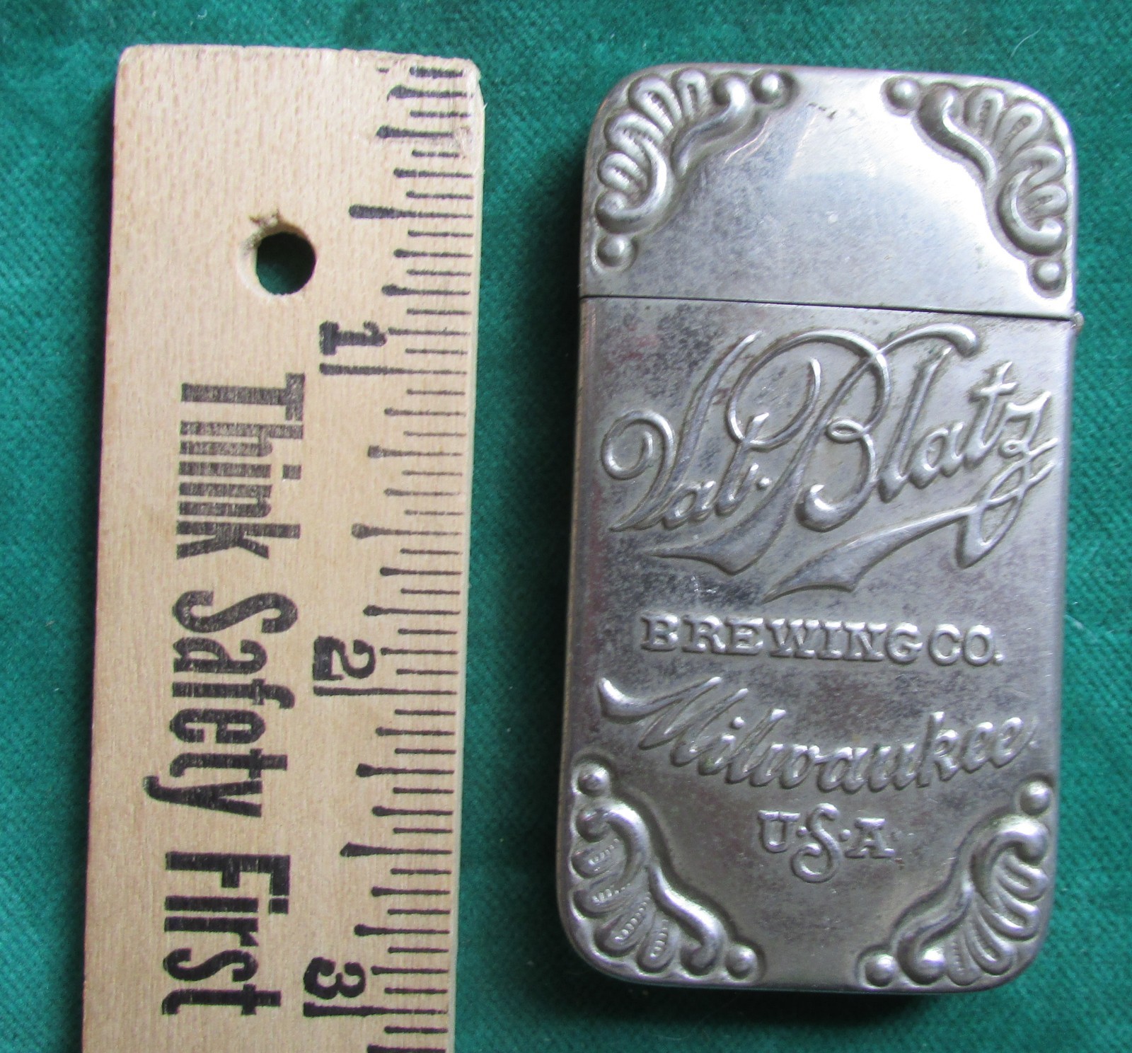vintage Val BLATZ BREWING Co Milwaukee USA Pocket Match Safe Case  WISCONSIN