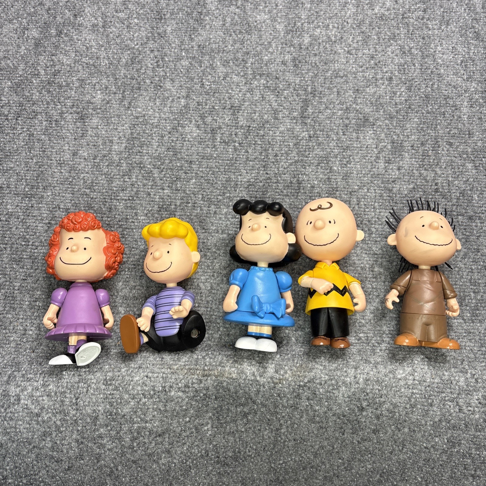 Rare Peanuts Christmas 5.5\