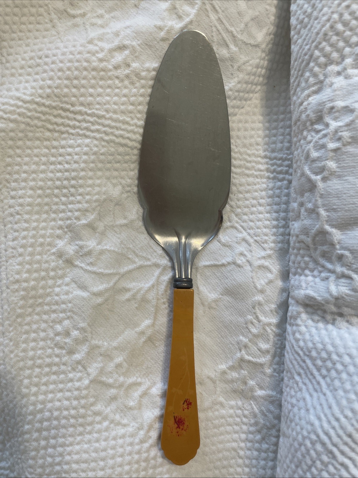 Vintage 10” Butterscotch Lucite Resin Handle Pie Cake Server MCM Stainless Steel Vintage 10” Butterscotch Lucite Resin Handle Pie Cake Server MCM Stainless Steel
