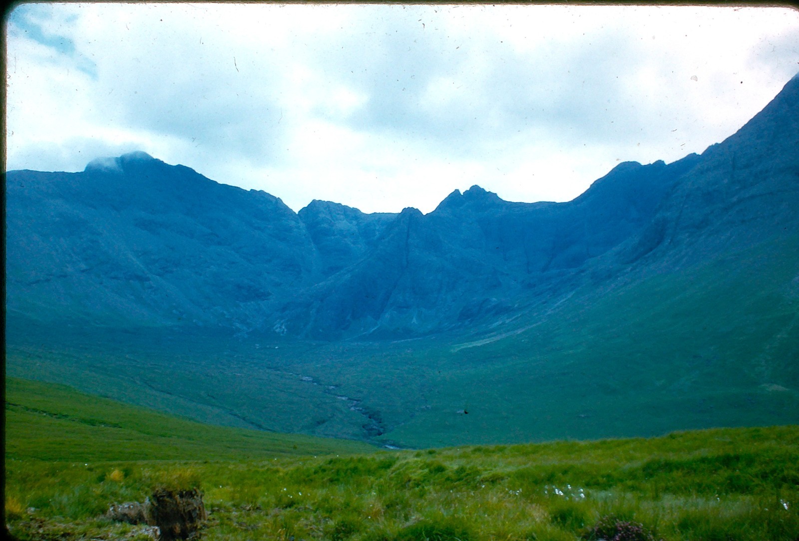 Vintage c1950s 35mm Red Border Kodachrome Slide BEAUTIFUL MOUNTAIN RANGE Vintage c1950s 35mm Red Border Kodachrome Slide BEAUTIFUL MOUNTAIN RANGE