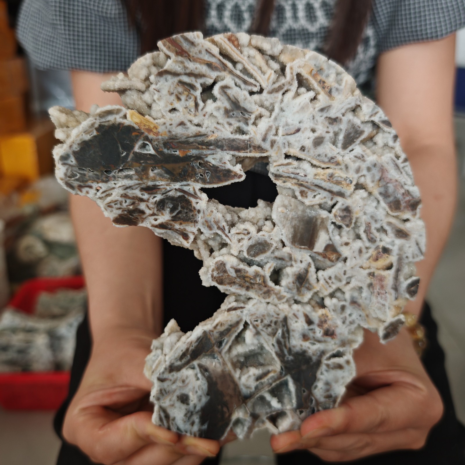 2.09LBNatural healing of sphalerite sliced crystals0.95kg