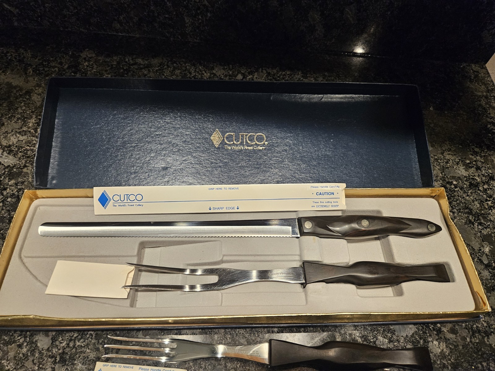 Cutco Carving Knife Vintage Set w/ original box and additional turning fork Cutco Carving Knife Vintage Set w/ original box and additional turning fork