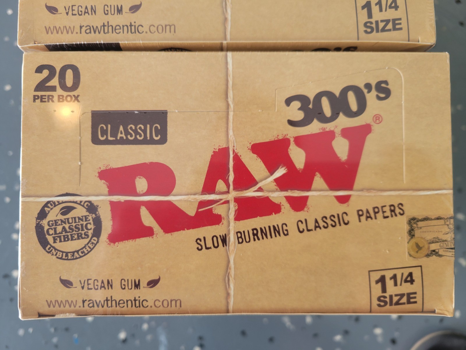 😎 RAW 1 1/4 300's CLASSIC NATURAL UNREFINED ROLLING PAPERS FULL BOX = 20 PACKS