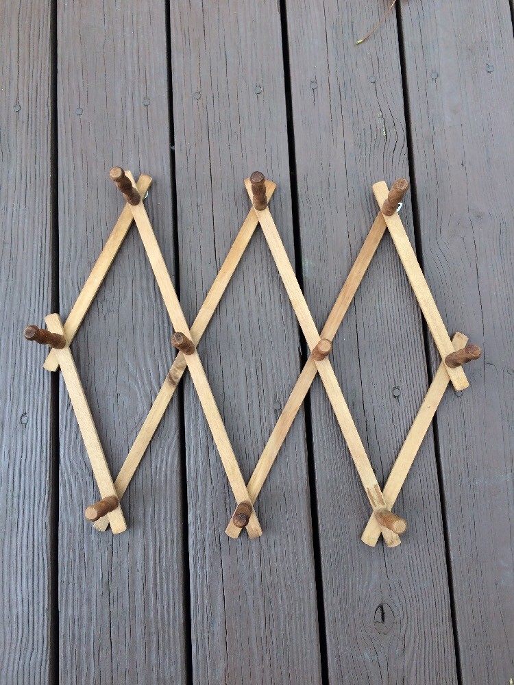 Vtg Wood Expandable Folding 10 Peg Wall Hanger Mug Coat Hat Accordion Rack MCM