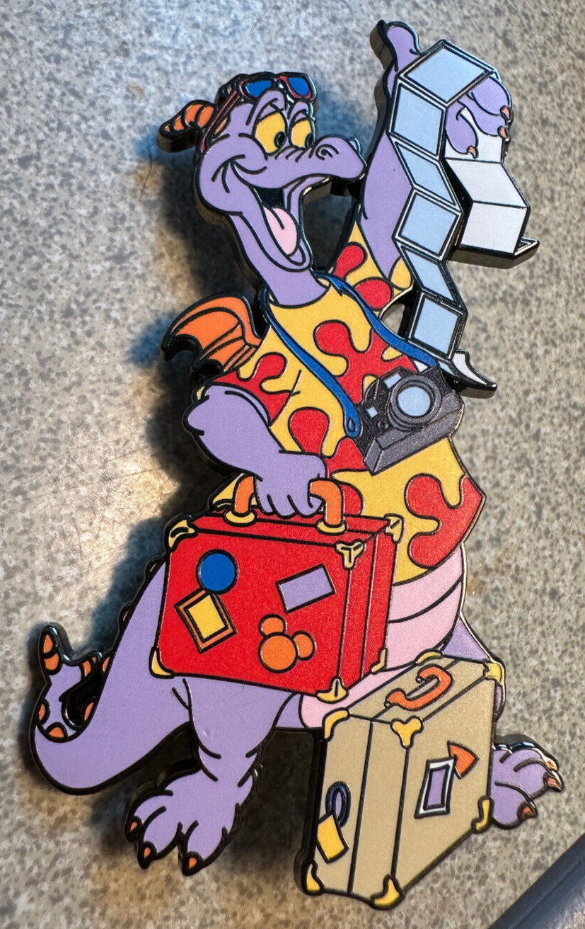 PIN FIGMENT IN VACATION MODE SUITCASE CAMERA PHOTOS 3