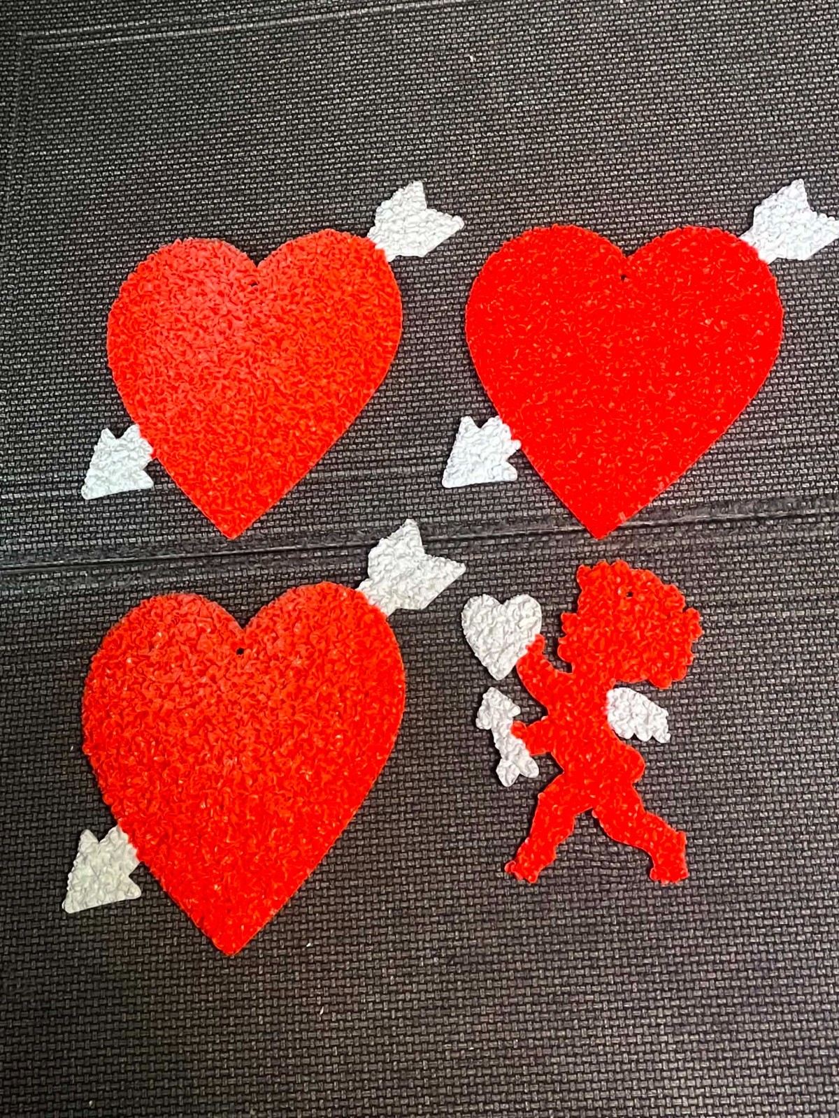 4 VINTAGE MELTED PLASTIC POPCORN VALENTINE\'S DAY CUPID & HEART WITH ARROW DECO