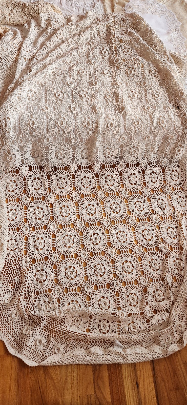 Vintage Heavy Lace Twin Sized Bedspread Coverlet 81