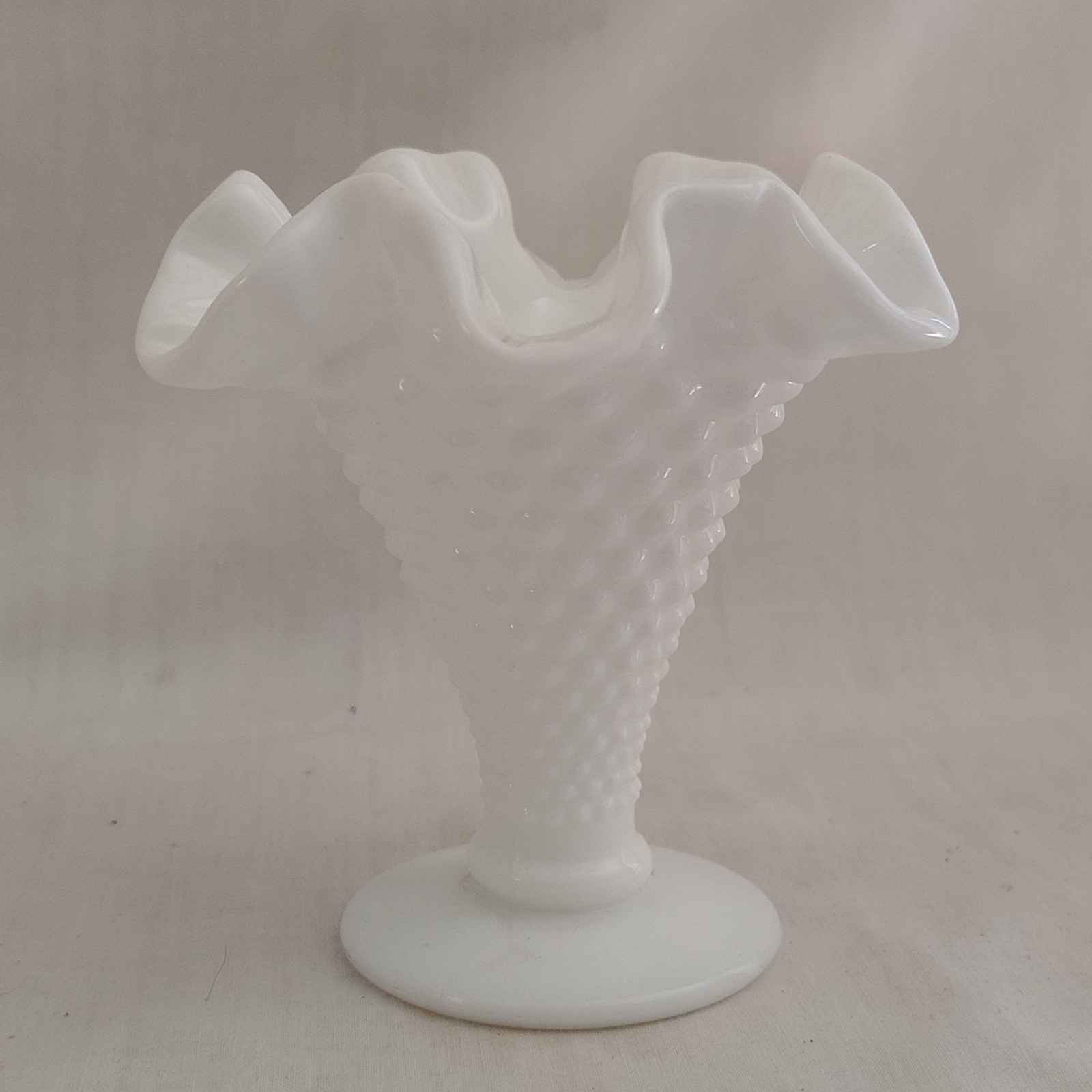NICE MILK GLASS HOBNAIL FLUTED VASE 4 IN