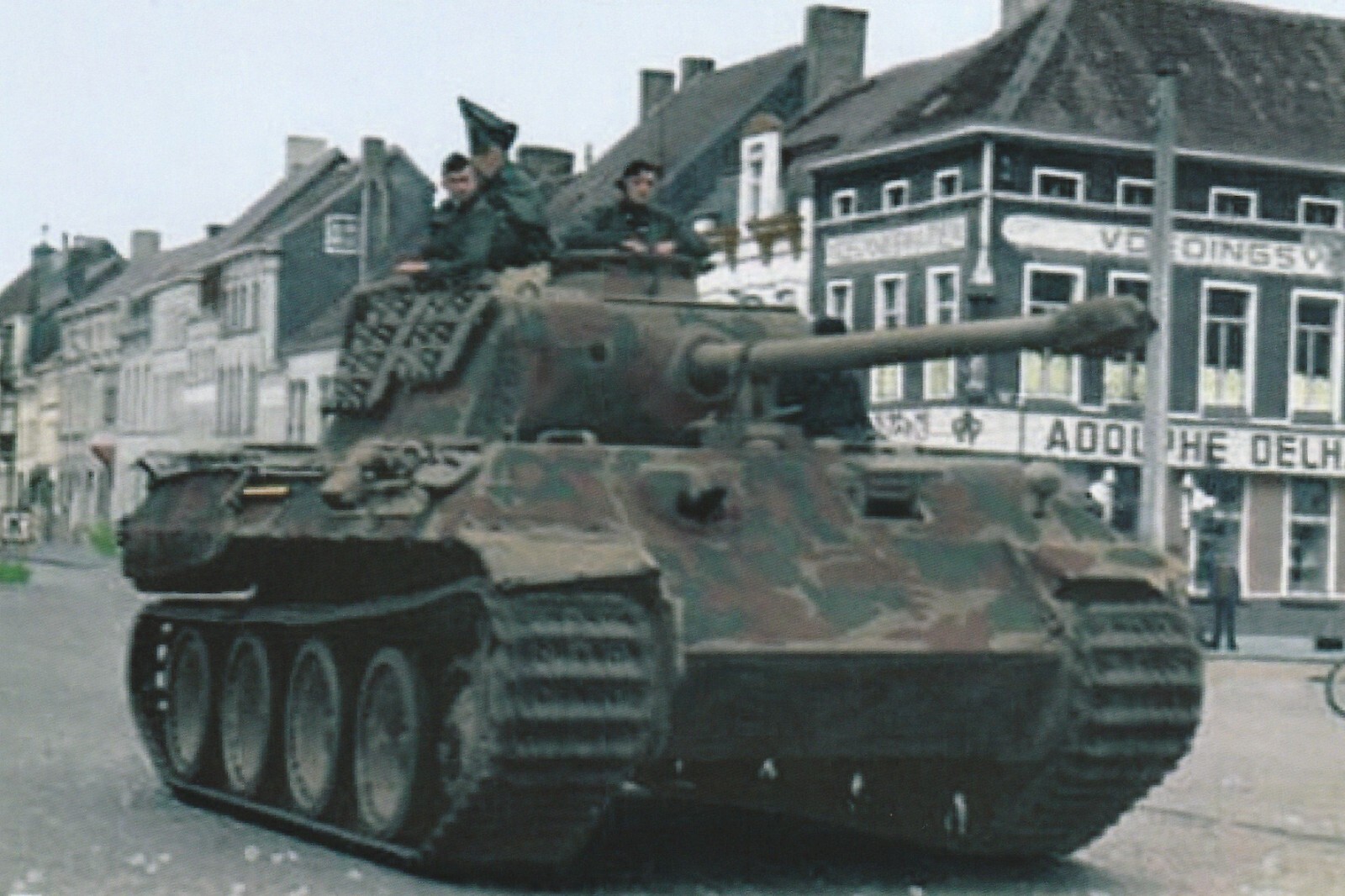 WW II German  Photo ==   Panther Tank