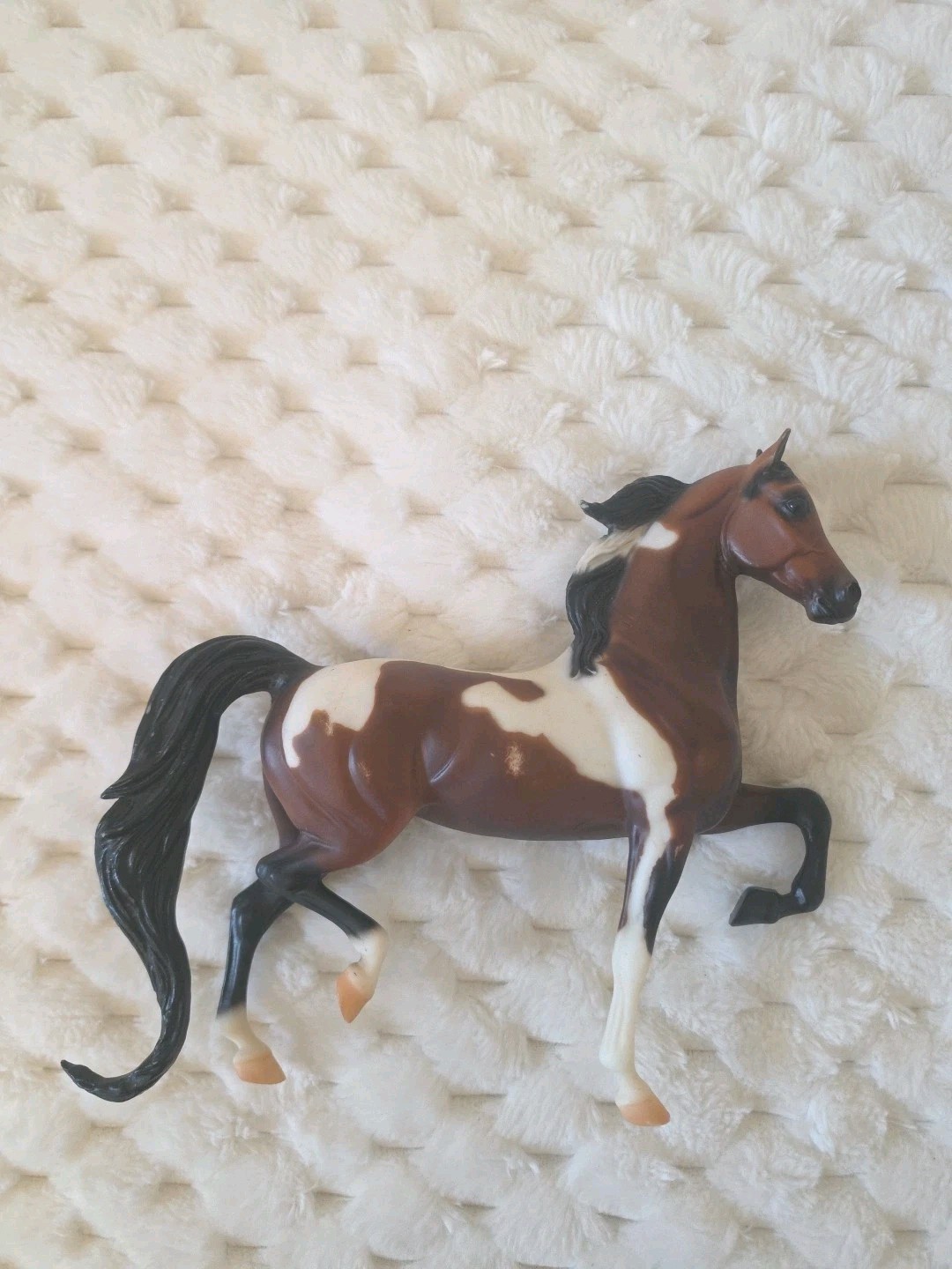 Breyer Bay Pinto Mare National Show Horse Traditional Series Model Horse RETIRED