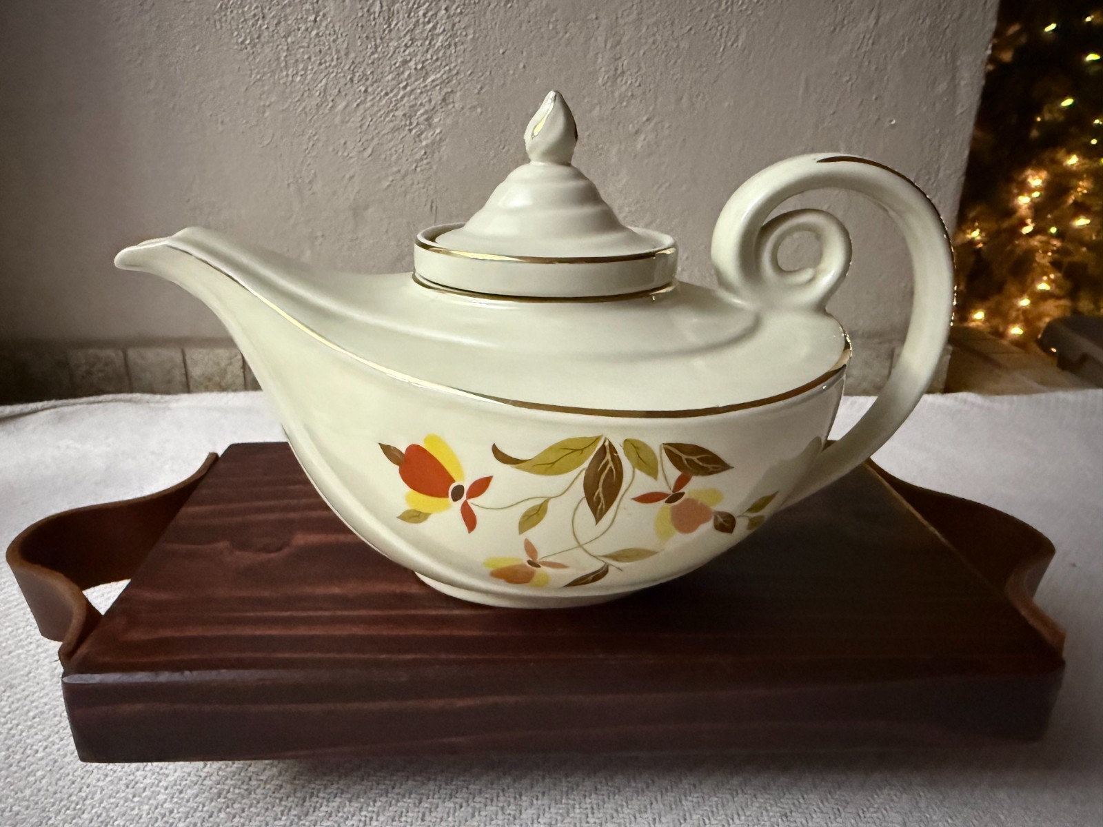 Vintage Hall AUTUMN LEAF China Aladdin Teapot with Infuser Mary Dunbar 5.75\