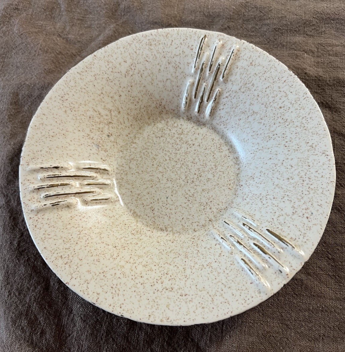 VTG Brush-McCoy Pottery Bulrush Cattail Bowl Oatmeal-Speckled Color MCM Art Deco
