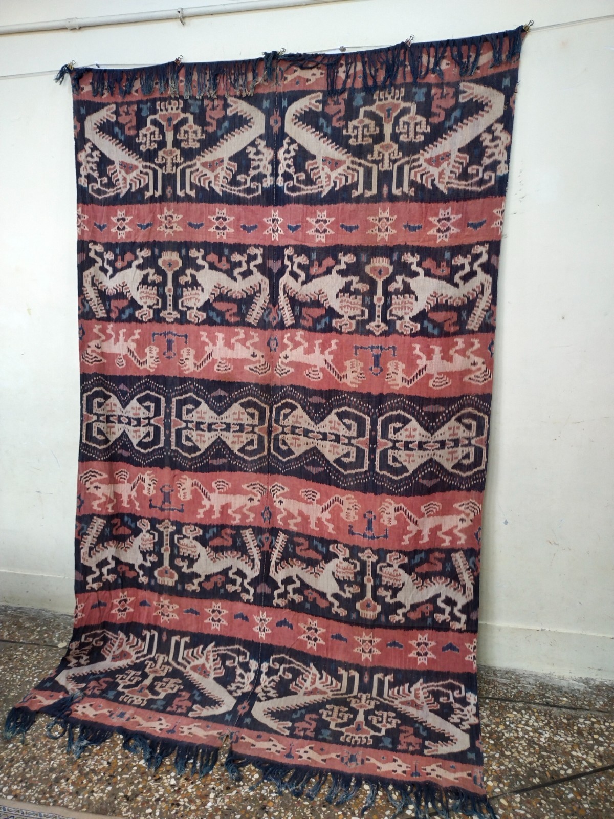 Vintage Indonesian Sumba Ikat Textile Handwoven Tribal Fabric Ethnic Wall Hangin Vintage Indonesian Sumba Ikat Textile Handwoven Tribal Fabric Ethnic Wall Hangin