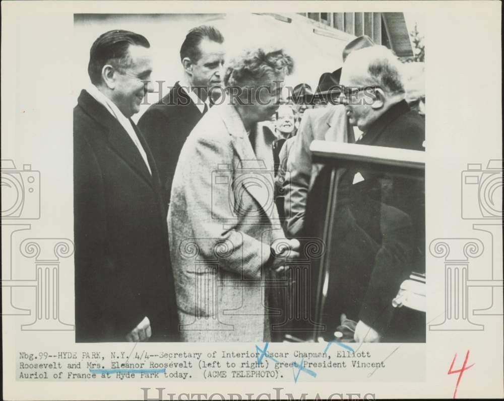 1951 Press Photo Eleanor Roosevelt greets President Vincent Auriol at Hyde Park 1951 Press Photo Eleanor Roosevelt greets President Vincent Auriol at Hyde Park