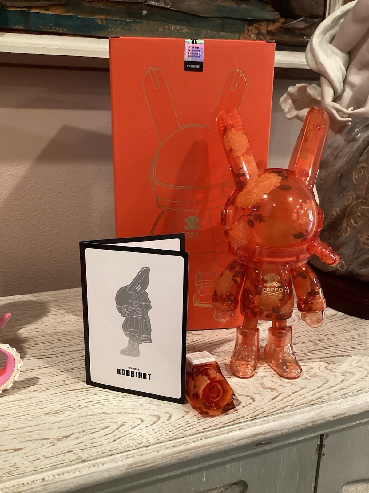 Robbi by Robbiart CREED Designer Figure 400% Limited Edition Of 800 Robbi by Robbiart CREED Designer Figure 400% Limited Edition Of 800