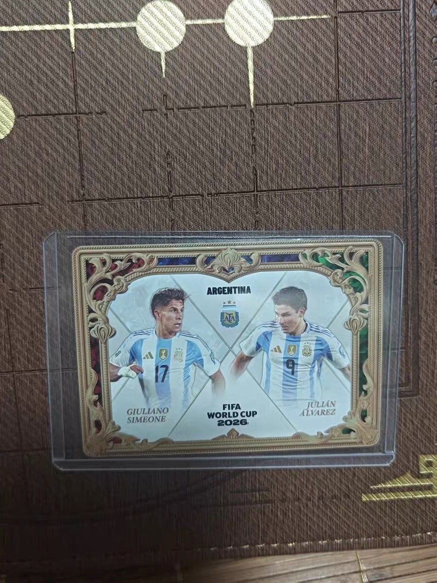 Panini Kayou 2026 Football Alvarez Simeone Argentina Dual Nameplate Gold Card Panini Kayou 2026 Football Alvarez Simeone Argentina Dual Nameplate Gold Card
