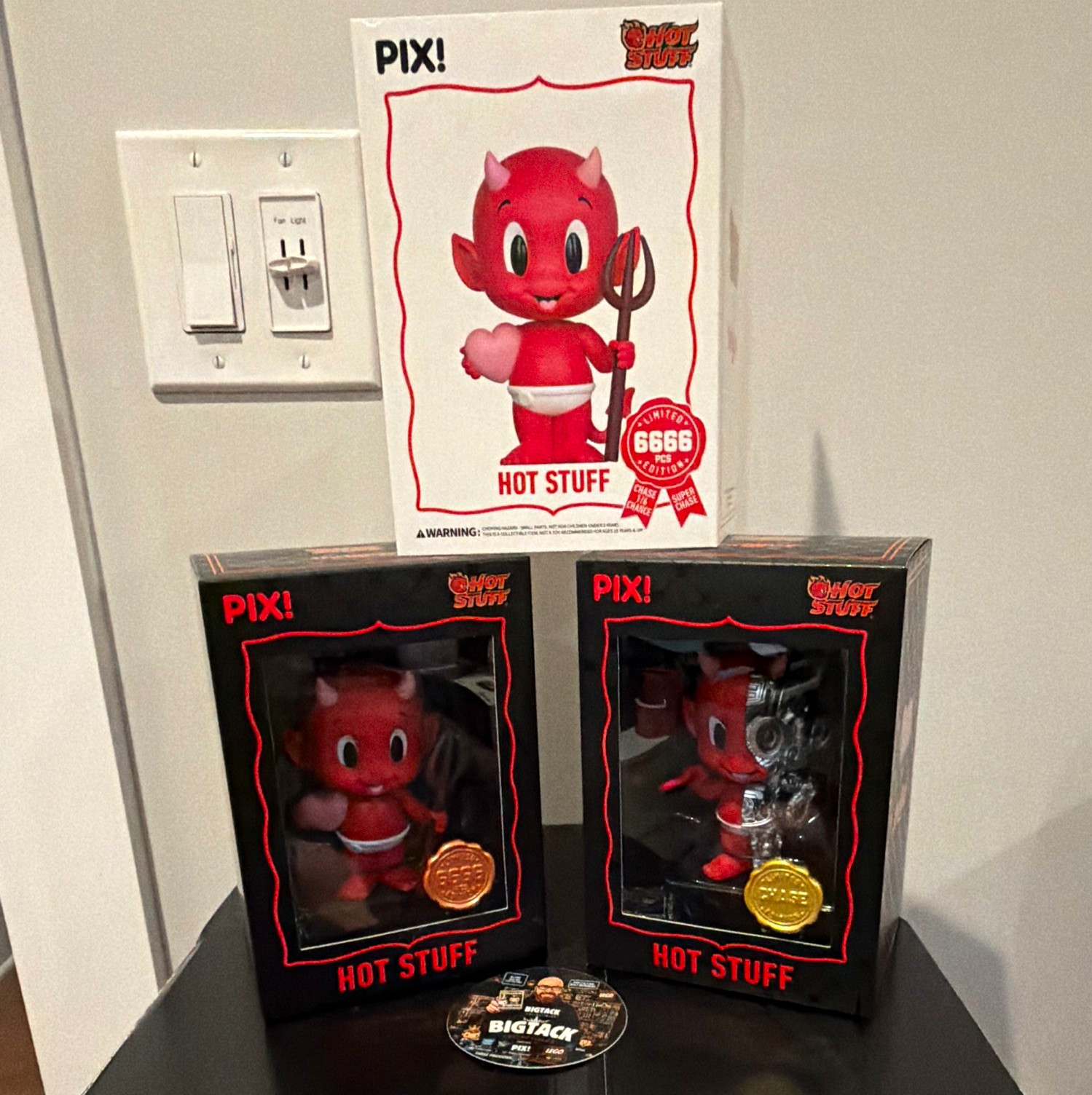 Thrilljoy Pix Hot Stuff Hero & Chase Bundle LE 6666 pcs Vinyl Figure