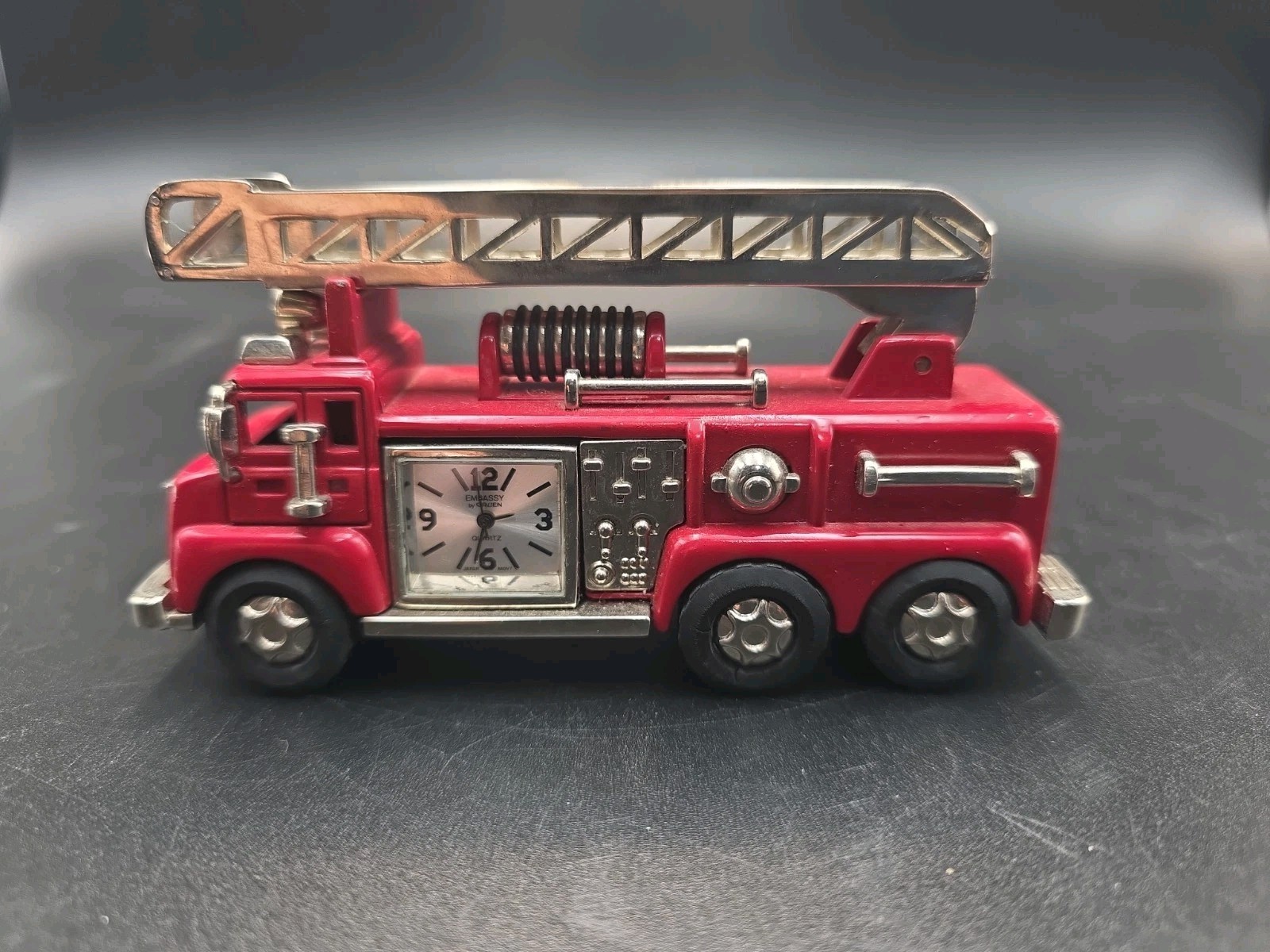 Vintage Timex Fire Truck Desk Clock Diecast Ladder Truck 4.5” Red NEEDS BATTERY