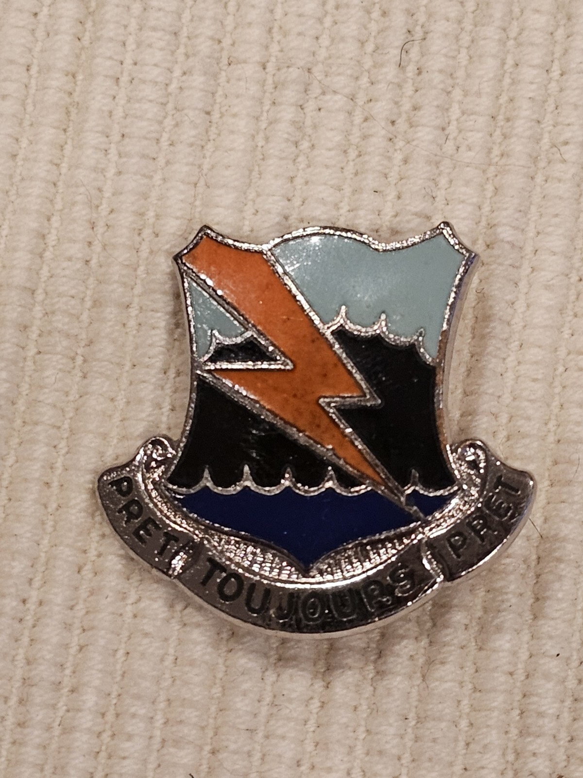 WWII US Army 304th Signal Battalion PB DI Crest Pin L@@K