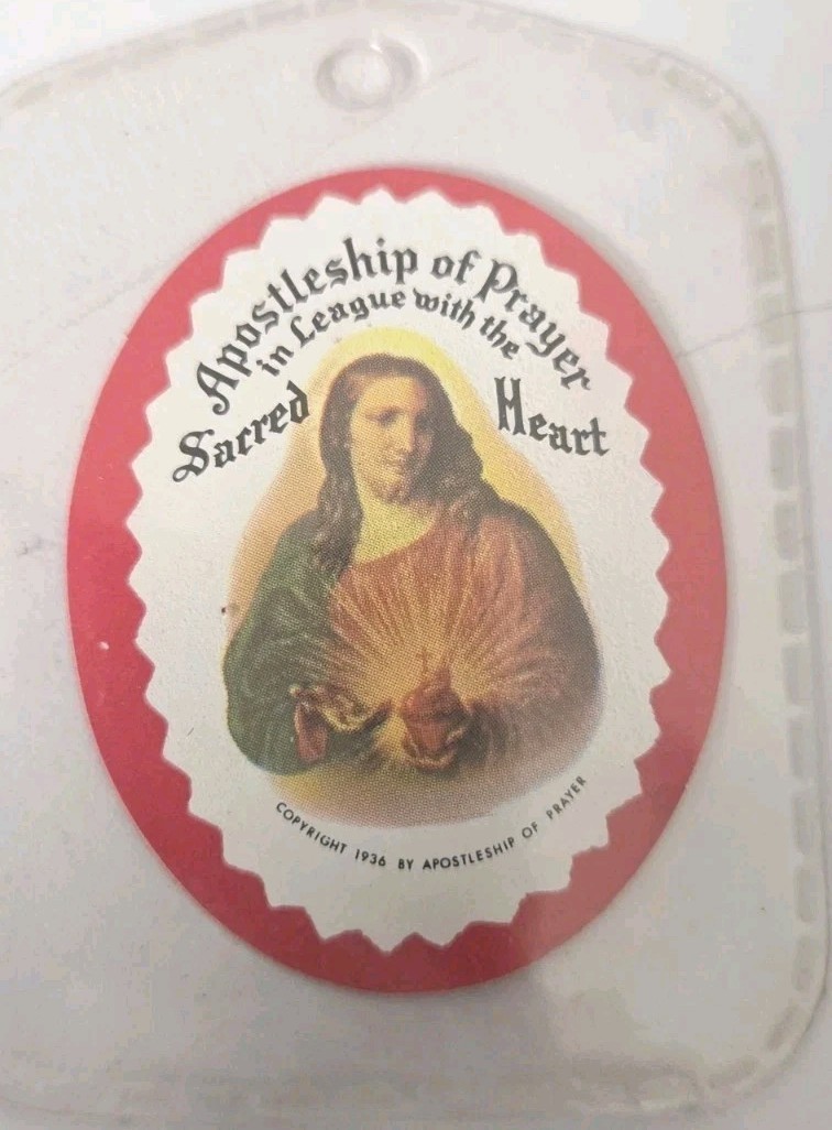 Vintage Sacred Heart of Jesus Apostleship of Prayer/Scapular Badge CR 1936 Vintage Sacred Heart of Jesus Apostleship of Prayer/Scapular Badge CR 1936