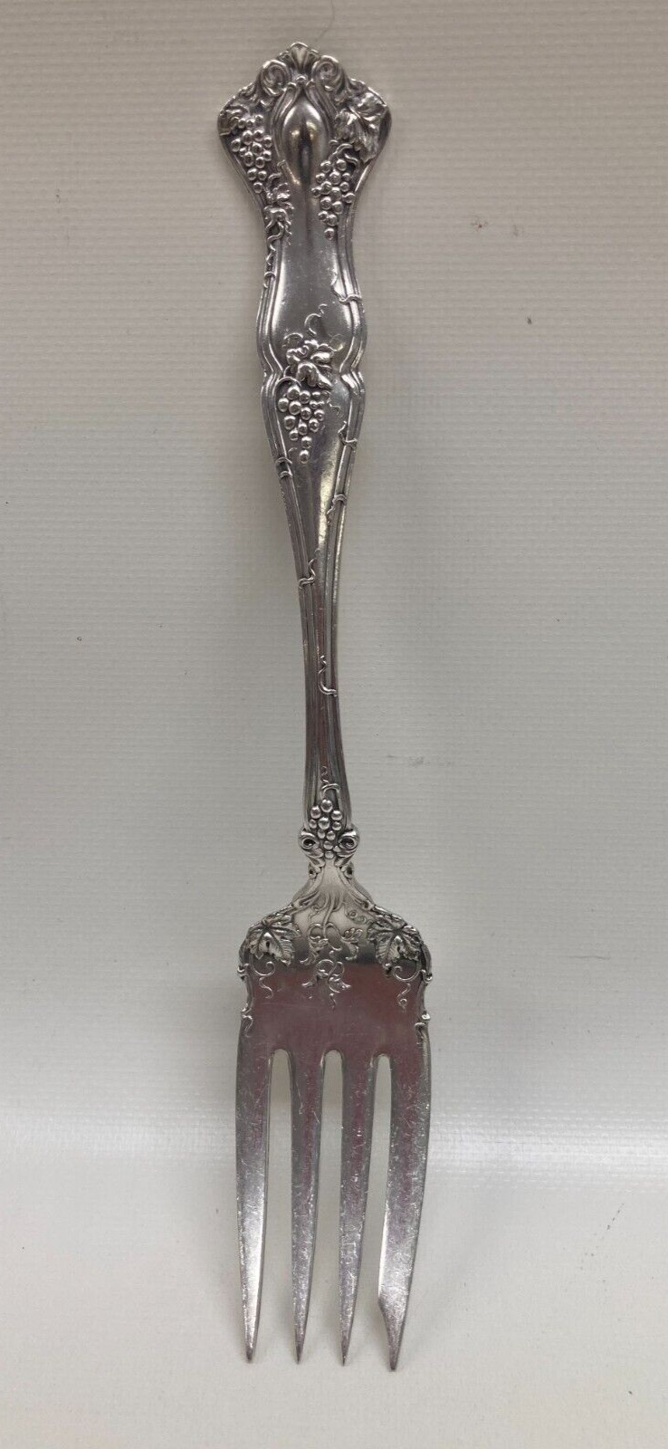 1847 Rogers Bros XS Triple Vintage Grape Silverplate 8 ¼” Cold Meat Serving Fork