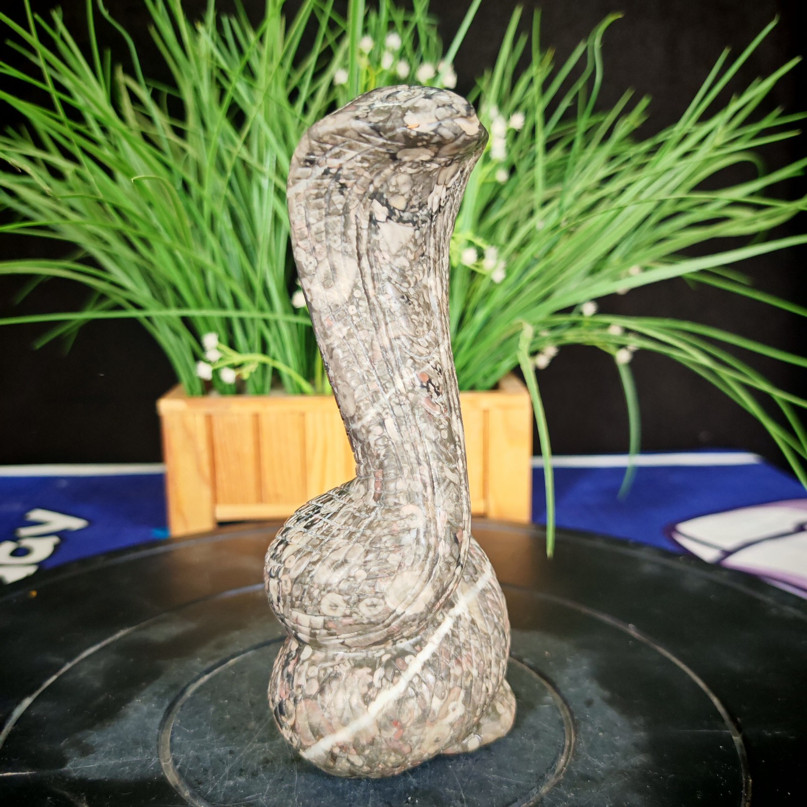 2.2LB Top natural crystal hand carved therapeutic artwork 1000g